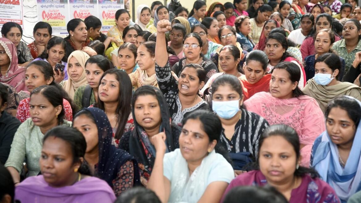 కేరళలోని ప్రైవేట్ ఆసుపత్రులపై నర్సుల సమ్మె ప్రభావం కొనసాగుతోంది
