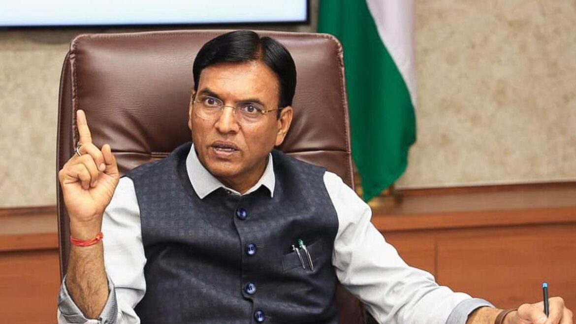 క్రీడల మంత్రి మన్సుఖ్ మాండవియా భారతదేశంలో F1 పునరుద్ధరణకు నాయకత్వం వహిస్తున్నారు, FMSCI అధికారులతో సమావేశమయ్యారు
