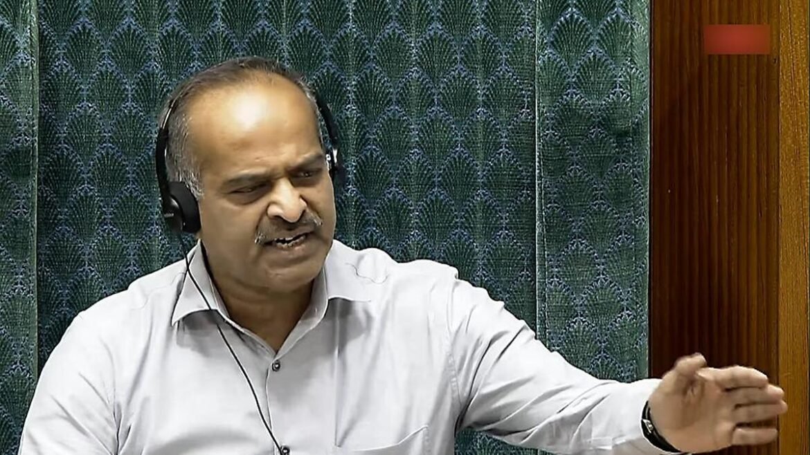 గిరిజన గ్రామాలకు సంబంధించిన ప్రధాన పథకాల అమలులో 'నెమ్మదైన, ఆలస్యమైన' పురోగతి కోసం హౌస్ ప్యానెల్ లైన్ మంత్రిత్వ శాఖలను లాగింది
