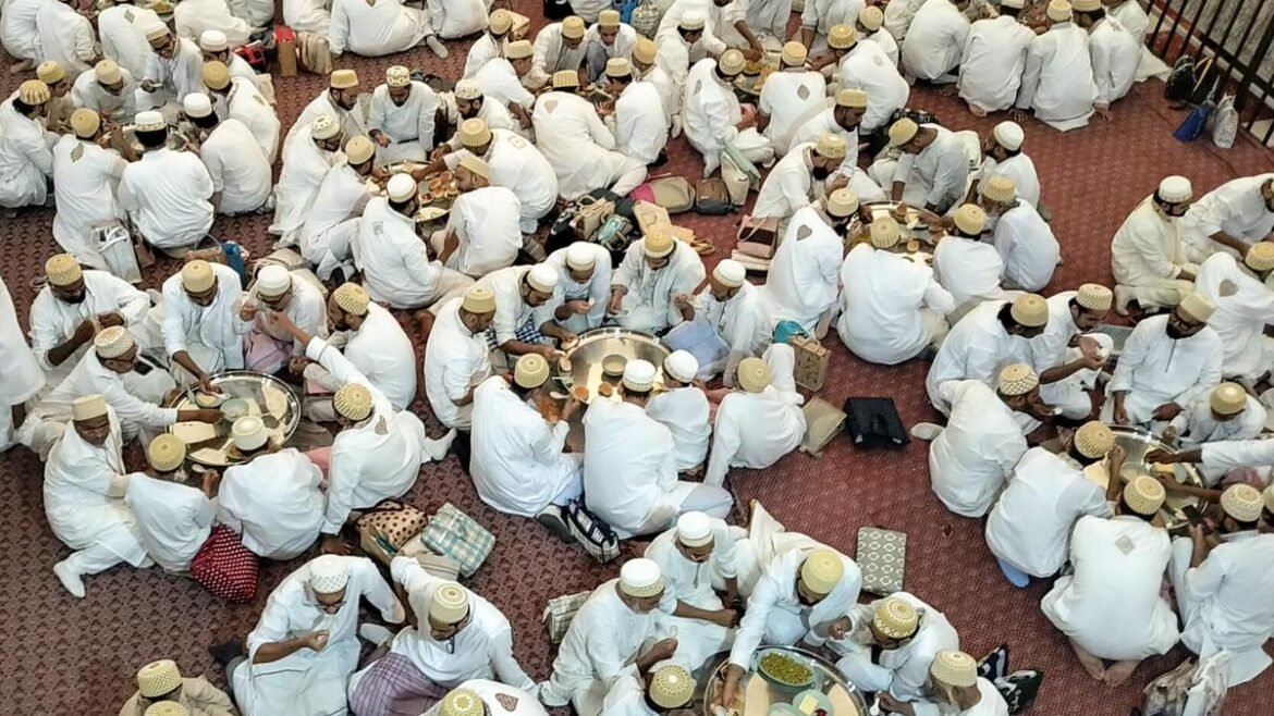 నెలవంక కనిపించలేదు; మార్చి 21న కేరళ మినహా భారతదేశమంతటా ఈద్ జరుపుకుంటారు
