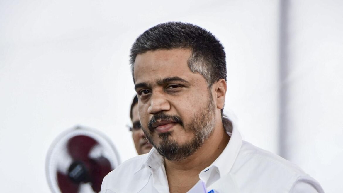 ప్రఫుల్ పటేల్, తత్కరే అజిత్ పవార్ మరణం తర్వాత ఎన్‌సిపిని కైవసం చేసుకోవాలని కోరుతూ ECకి లేఖ రాశారు: రోహిత్ పవార్
