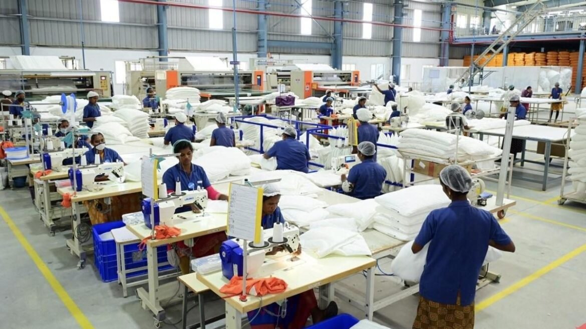 మహిళలు దాని శ్రామికశక్తిలో సగం మందిని కలిగి ఉండటంతో, శ్రీ సిటీ కలుపుకొని ఉపాధిపై పందెం వేస్తుంది
