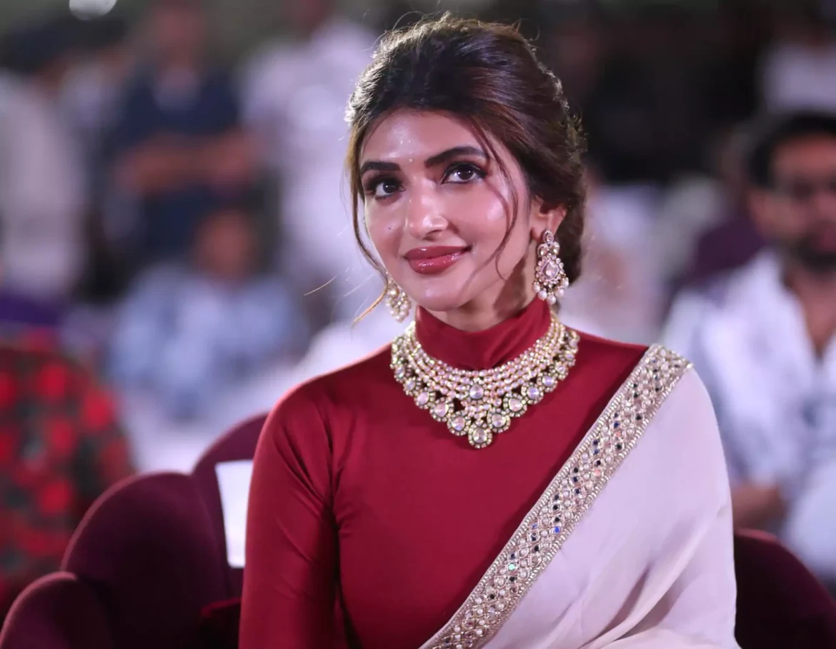 మహేశ్‌ను ఆ ఉద్దేశంతో చూడలేదు.. వైరల్ అవుతున్న క్లిప్పింగ్‌పై శ్రీలీల క్లారిటీ
