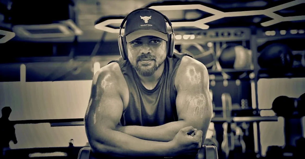 tmdb-header-middle-logo