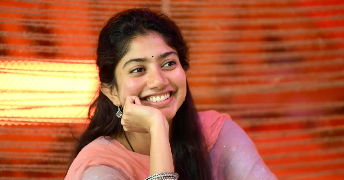 tmdb-header-middle-logo