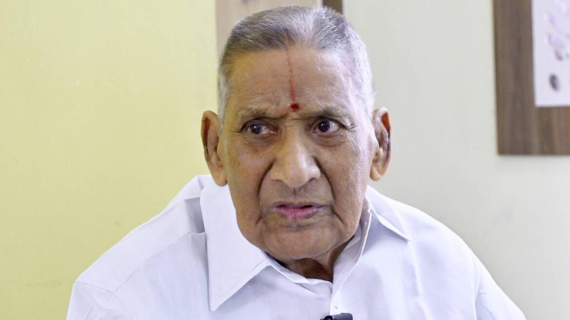 1962లో తెలియని 29 ఏళ్ల యువకుడు కె. కామరాజ్‌ను తీసుకున్నప్పుడు
