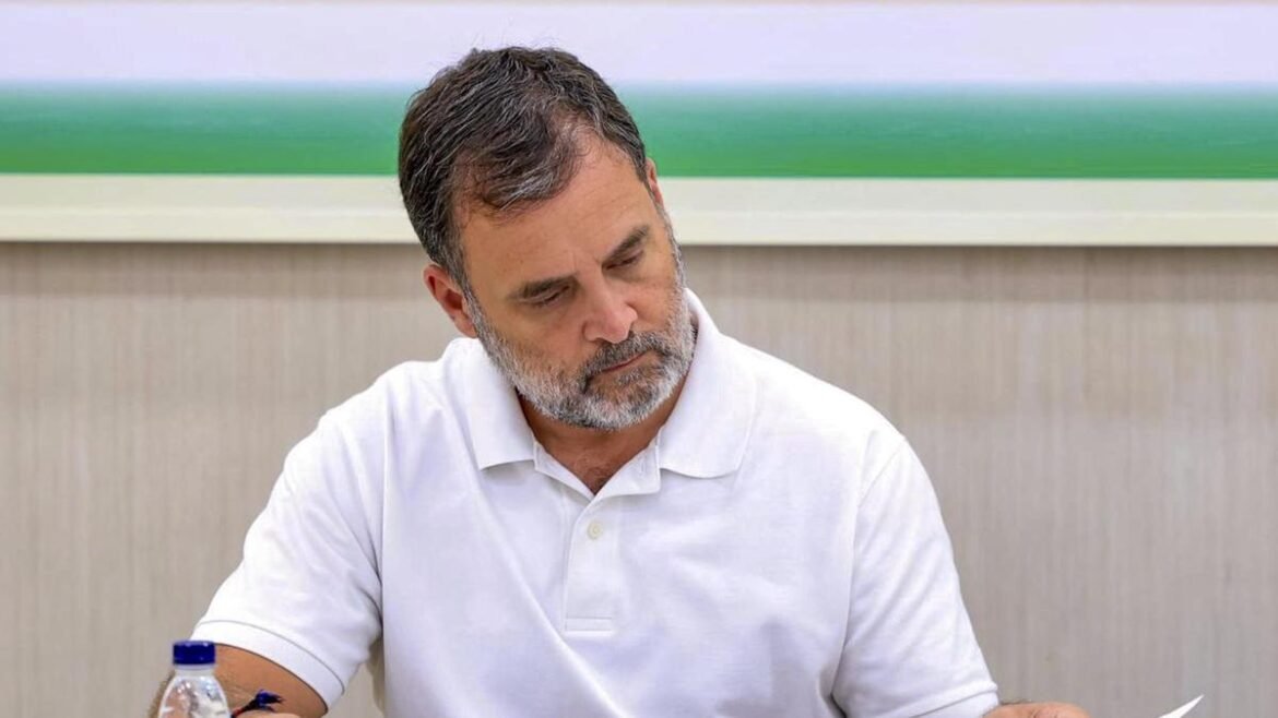 2018లో జరిగిన నిరసనల తర్వాత దళిత, ఆదివాసీ యువకులపై పెట్టిన కేసులను ఉపసంహరించుకోవాలని మోదీని రాహుల్ గాంధీ కోరారు
